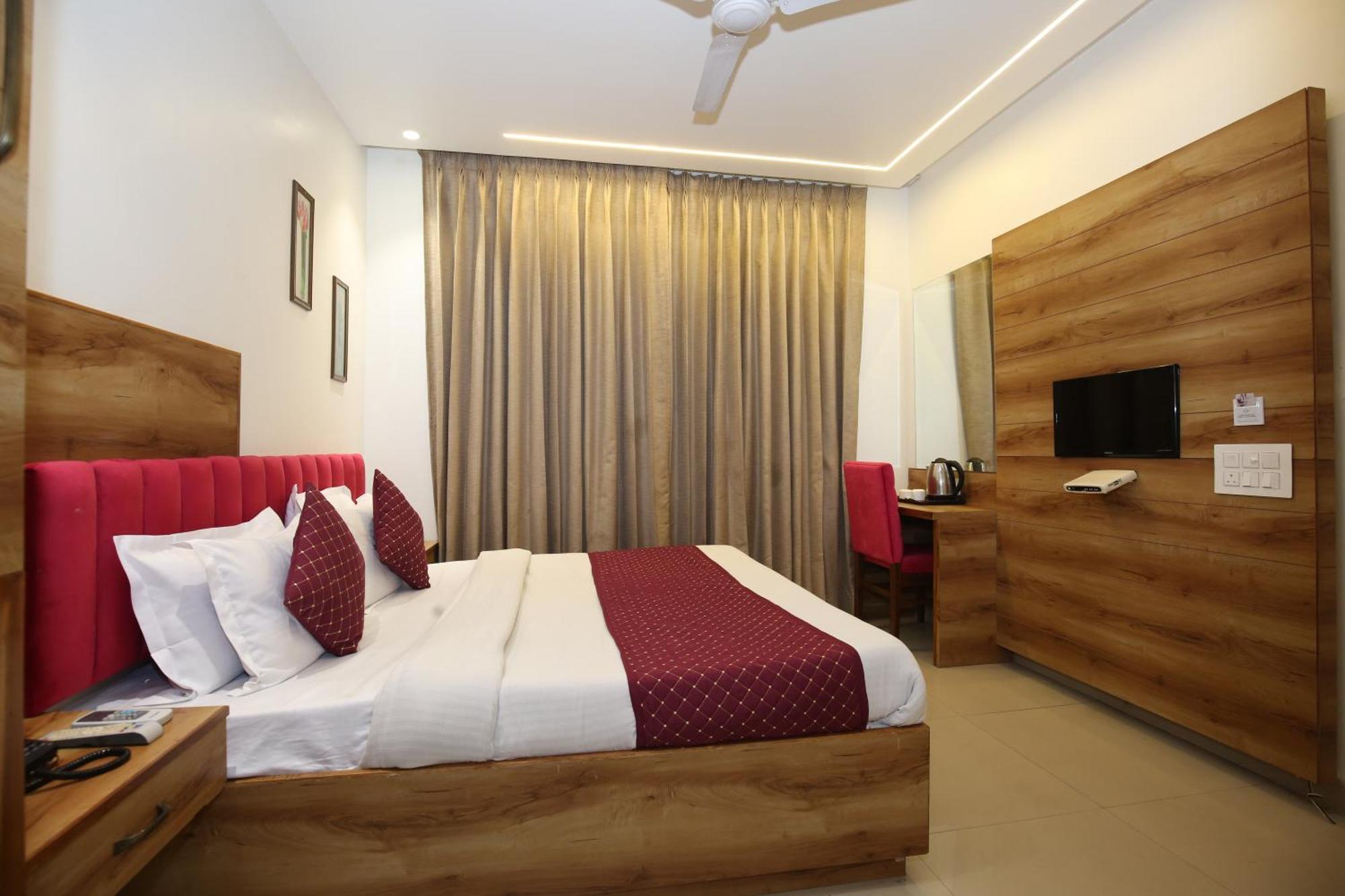 Hotel Rv Regency Amritsar Buitenkant foto