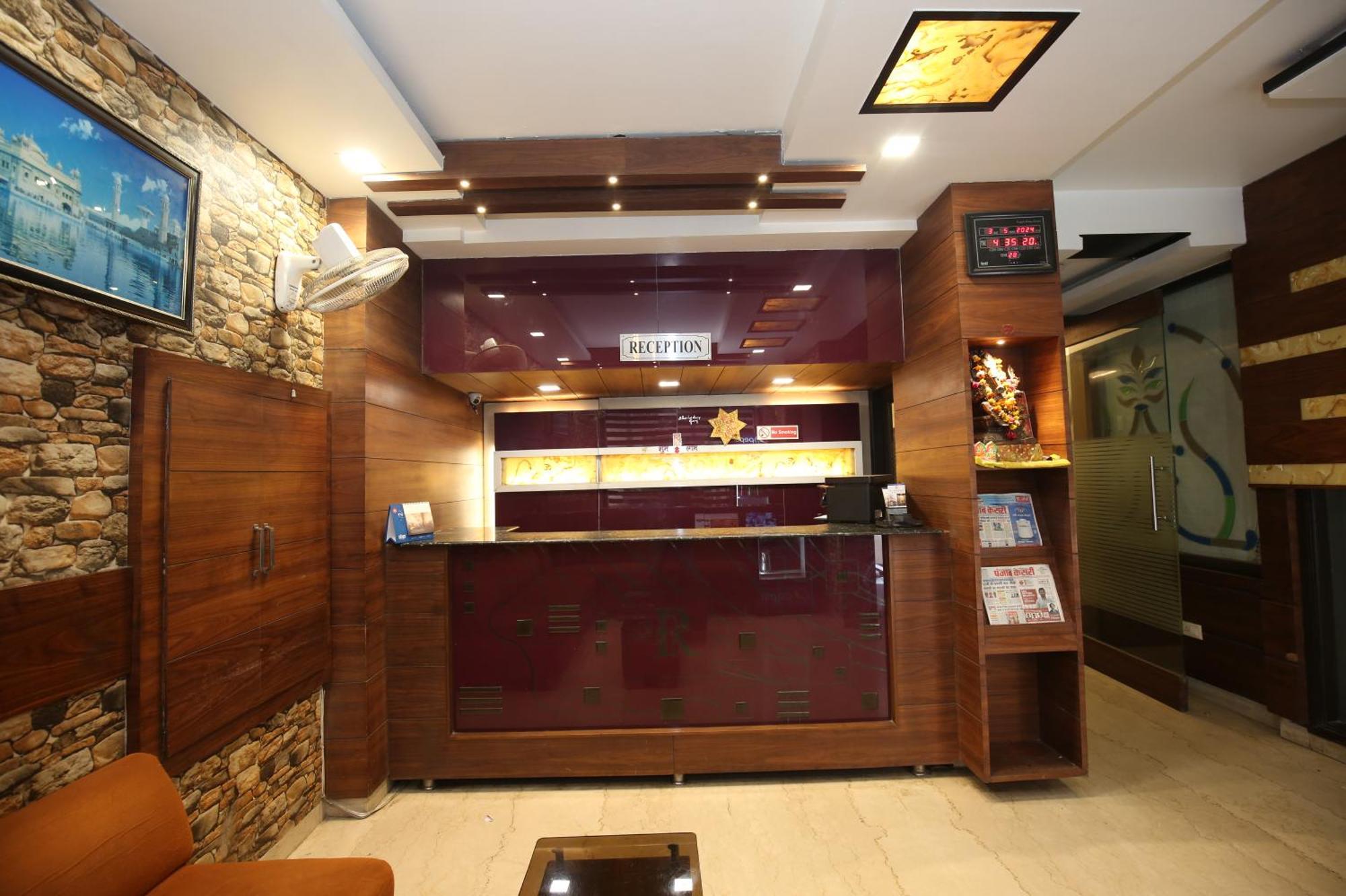 Hotel Rv Regency Amritsar Buitenkant foto