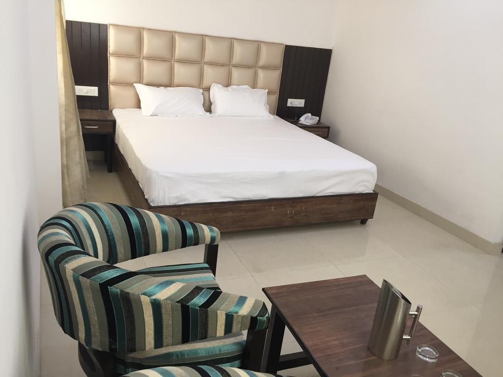 Hotel Rv Regency Amritsar Buitenkant foto