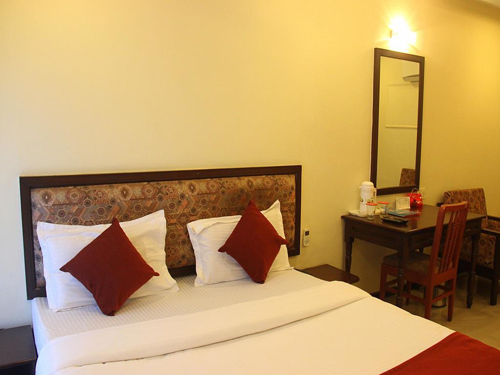Hotel Rv Regency Amritsar Buitenkant foto