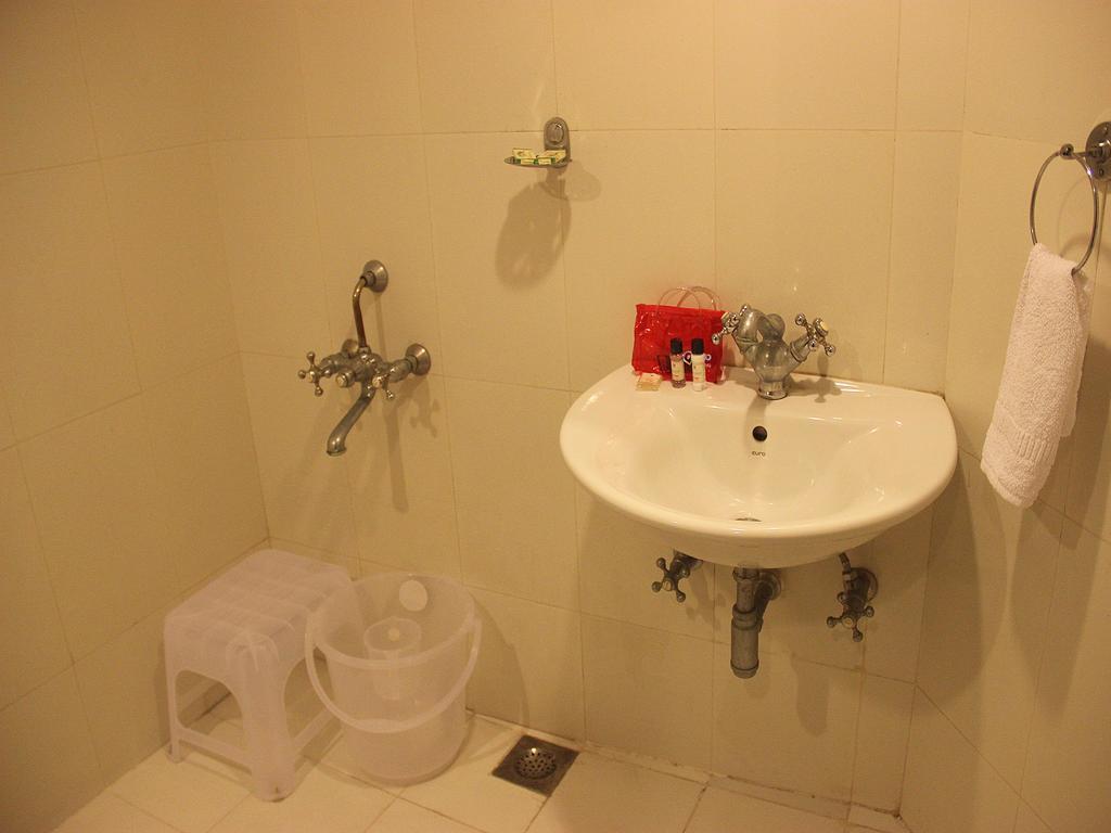 Hotel Rv Regency Amritsar Buitenkant foto